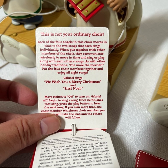 Hallmark Wireless Children's Angel Choir figurines, collectible.2012 - Picture 6 of 9